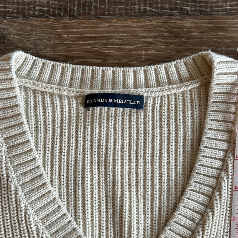 Brandy Melville Cream Cropped Cardigan Sweater - Picture 3 of 6